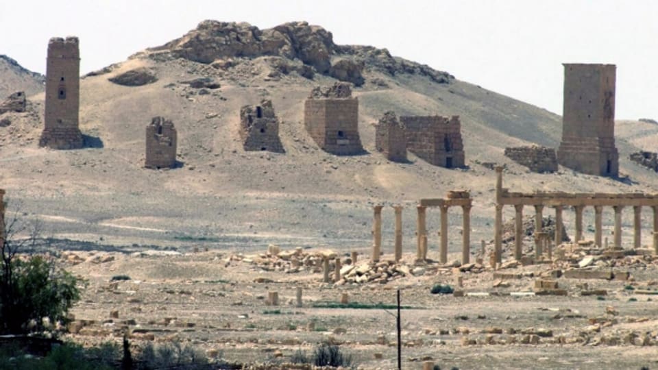 Aktuelles Beispiel: die antike Wüstenstadt Palmyra in Syrien, die von den Terroristen des IS bedroht wird.