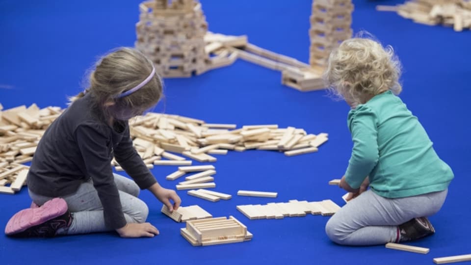 Training fürs richtige Leben: Kinder spielen an der Suisse Toy in Bern (10. Oktober 2016).
