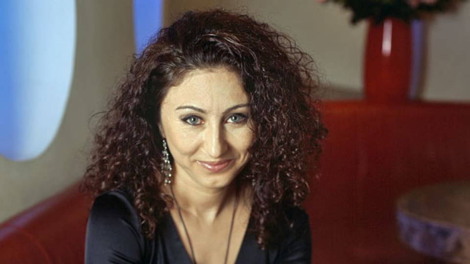Sie Schriftstellerin Güzin Kar.