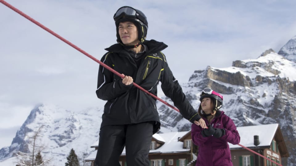 Chinesinnen und Chinesen zog es für die Skiferien - wie hier am Jungfraujoch - häufig ins Ausland. Olympia soll nun dem einheimischen Skitourismus in China Schwung verleihen.