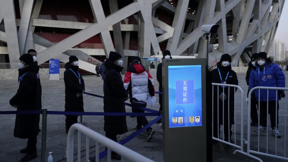 Gleich mehrere Staaten bleiben den Olympischen Winterspielen in Peking fern. Wegen Menschenrechtsverletzungen und der Pandemie.