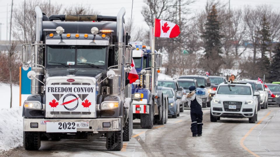 Die Trucker-Proteste in Kanada breiten sich weiter aus. In Ottawa wurde der Ausnahmezustand verhängt.