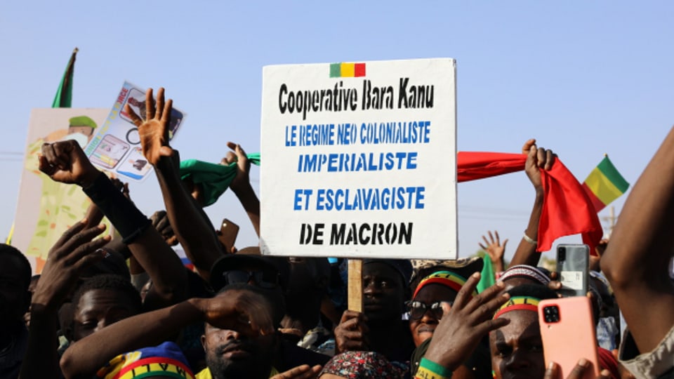 Neokolonialismus, Imperialismus, Sklaverei: Diese Vorwürfe werden bei Demonstrationen in Mali gegen Frankreich erhoben.