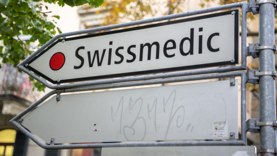 Wenn Pharmaunternehmen bei Swissmedic ein Zulassungsgesuch für ein neues Medikament stellen, soll dies künftig weniger lange dauern als bisher.