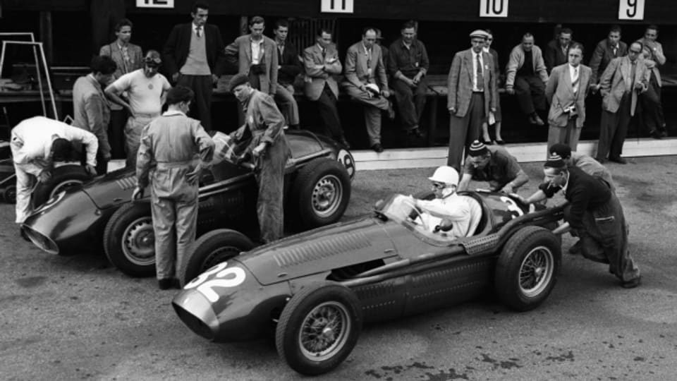 Seit 1954 sind Autorundstreckenrennen in der Schweiz verboten. Das Bild zeigt eine Szene vom Grossen Preis von Bern in Bremgarten.
