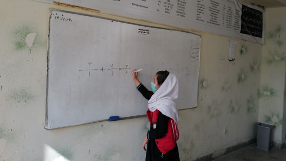 Afghanischen Mädchen ist der Schulunterricht seit Monaten verboten.