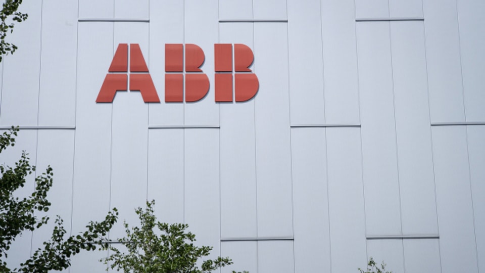 Dieser Konzern lässt sich nicht einmal vom Ukraine-Krieg stoppen: Der grösste Schweizer Industrie-Konzern ABB zieht einen Auftrag nach dem anderen an Land.