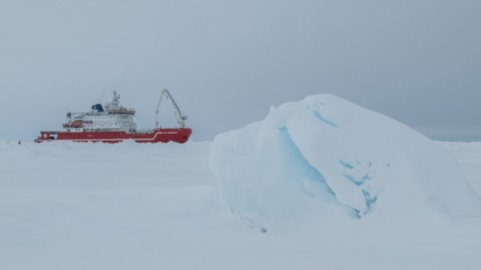 Das Interesse an der Antarktis wächst. Unter dem Eis werden grosse Mengen an Erdöl und Edelmetallen vermutet.