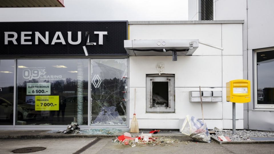 Ein im Dezember 2021 gesprengter Bankomat bei Volketswil (ZH).