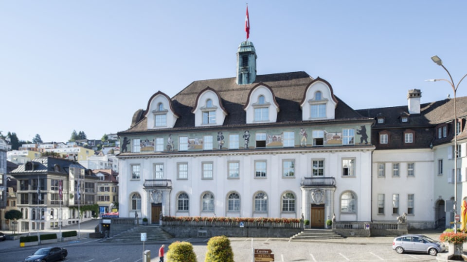  Der Verband Swissoil hat im Kanton Ausserrhoden eine Abstimmung über das geplante Energiegesetz bewirkt. Im Bild: Das Herisauer Rathaus.