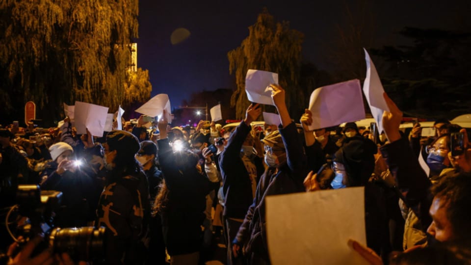 Am Wochenende gingen in China Tausende Menschen gegen die Null-Covid-Politik auf die Strasse.