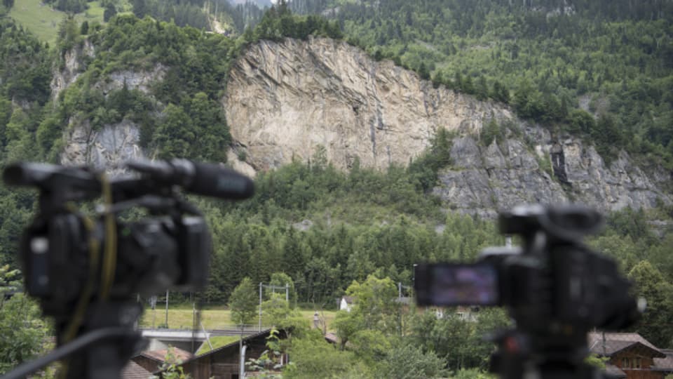 In der Felswand im Berner Mitholz lagern noch immer tonnenweise Sprengstoff.