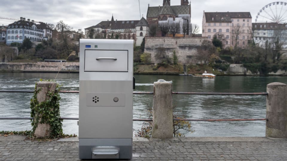 Ein digitaler Pressabfallkübel in Basel-Stadt.