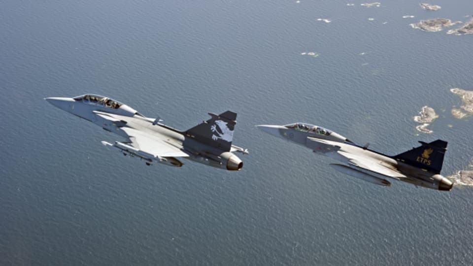 Schwedens Gripen, Dänemarks, Norwegens und Finnlands F35 sollen Skandinaviens Luftraum gemeinsam überwachen.
