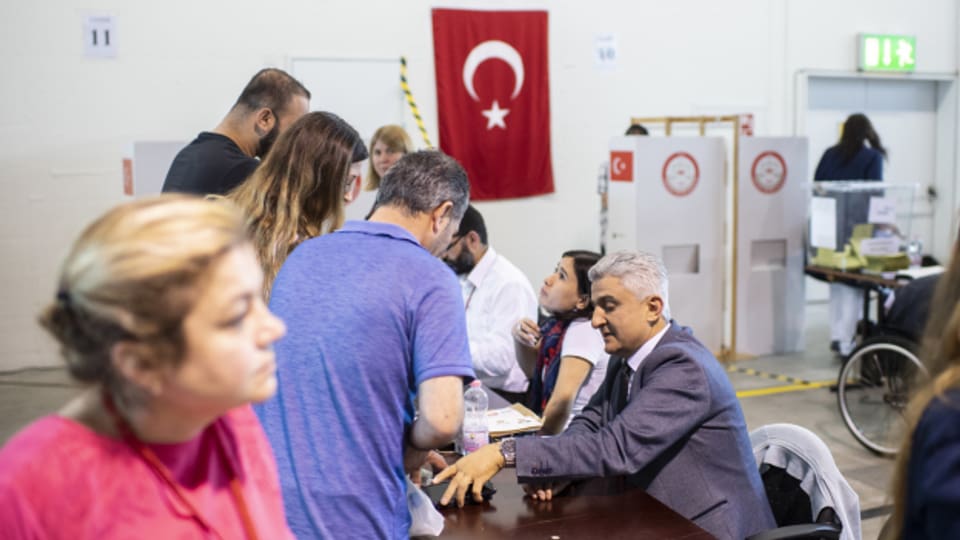 Türkische Diaspora in der Schweiz hofft auf mehr Demokratie Rendez