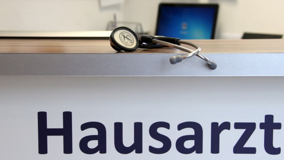 Im Kanton Glarus betreut ein pensionierter Hausarzt künftig 340 Ukrainerinnen und Ukrainer.