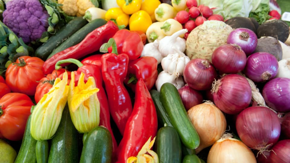 Mehr Gemüse, weniger Fleisch: Die Schweiz soll sich gesünder und nachhaltiger ernähren.