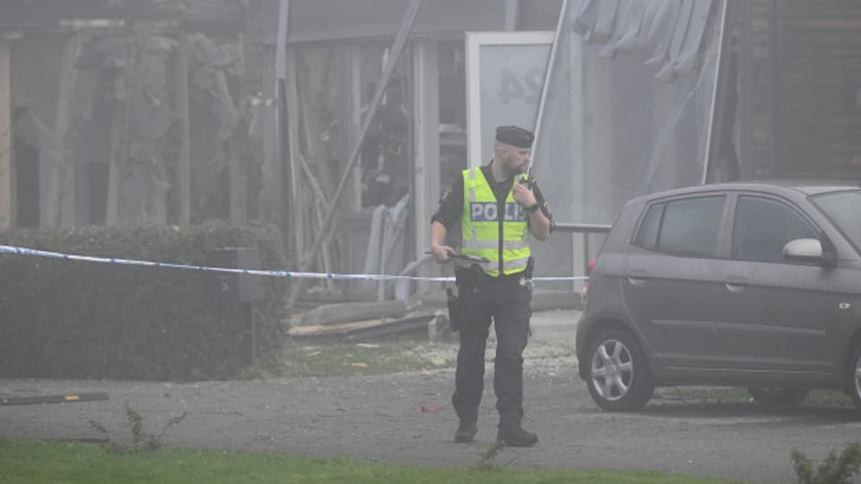 Am Donnerstag starb eine Frau bei einer Explosion in einem Wohngebiet ausserhalb von Uppsala.