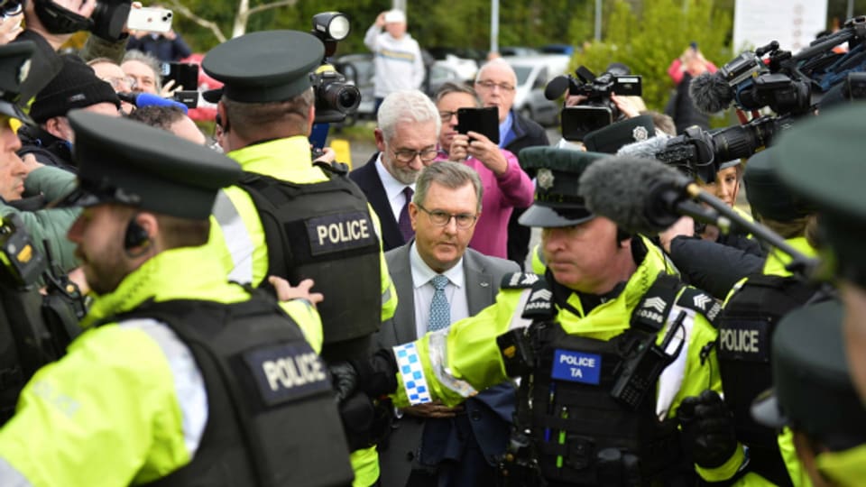 Sir Jeffrey Donaldson, Ex-Chef der wichtigsten nordirischen protestantischen Partei DUP, steht wegen mutmasslicher sexueller Vergehen vor Gericht.