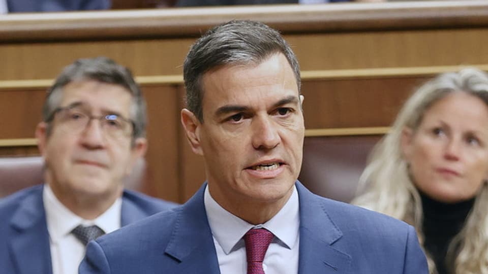Der spanische Ministerpräsident Pedro Sanchez droht mit seinem Rücktritt.