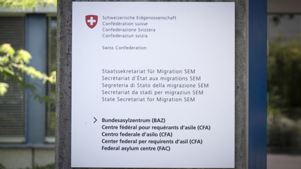 Das Schild des Bundesasylzentrums Bern.