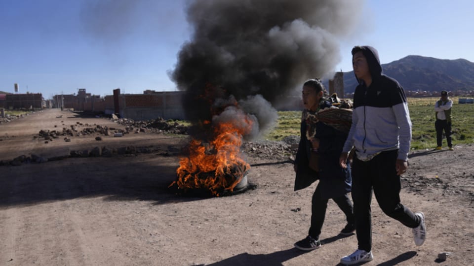 Eine Strassenblockade der Regierungsgegner nahe der Grenze zu Bolivien am 13. Januar.