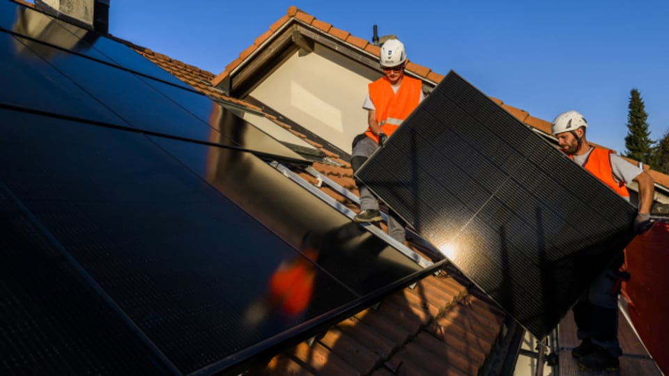 Oft lohnen sich Solaranlagen auf dem Dach finanziell nicht.