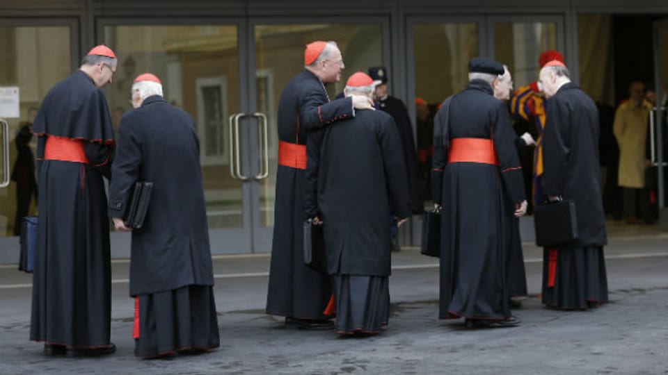 In strenger Abgeschiedenheit wählen die 115 Kardinäle einen neuen Papst.