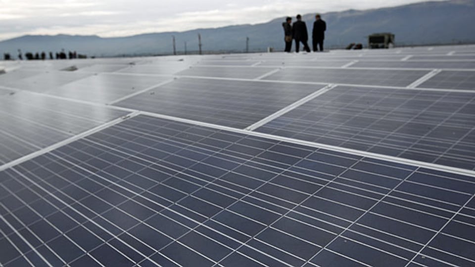 Solarpanels auf dem Dach der Palexpo in Genf.