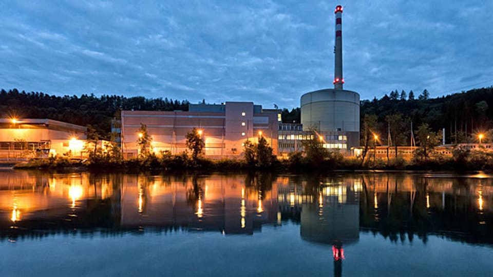 Blick auf das Atomkraftwerk Mühleberg.
