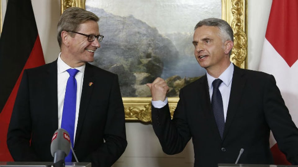 Aussenminister Didier Burkhalter mit seinem Deutschen Amtskollegen Guido Westerwelle.