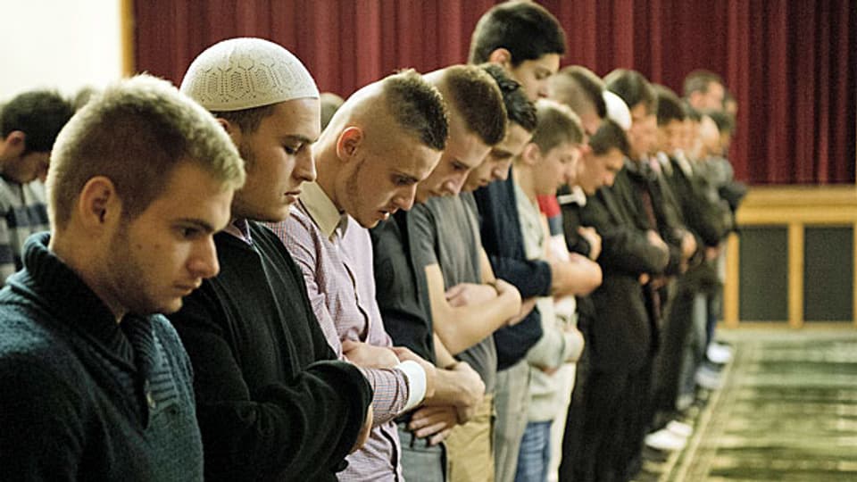 Muslime beten im Oktober 2012 in der Halle einer reformierten Kirche in Payerne VD.