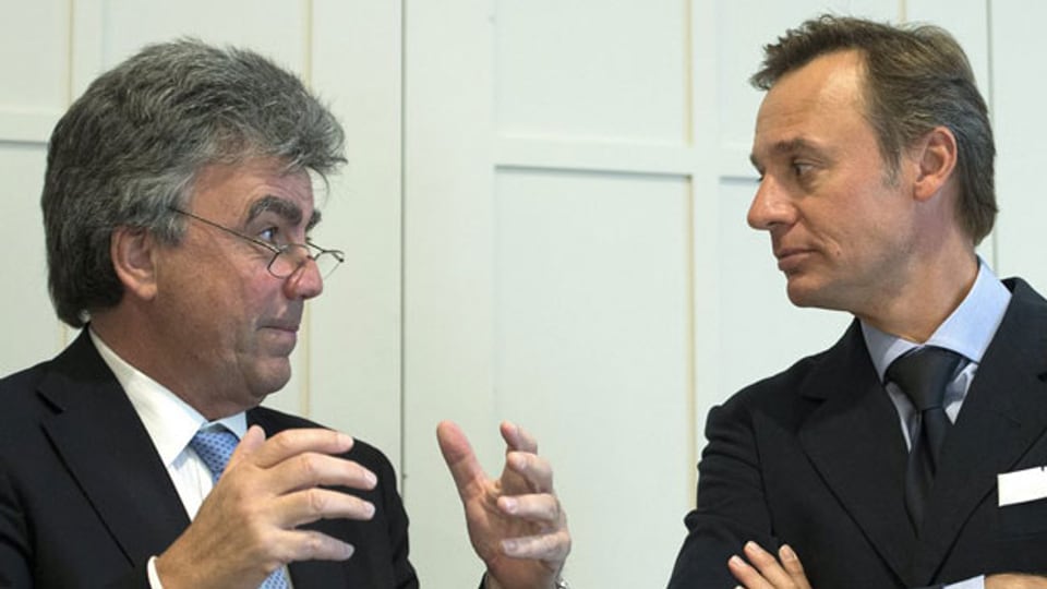 Patrick Aebischer, Präsident EPFL, links, und Unternehmer Enesto Bertarelli.