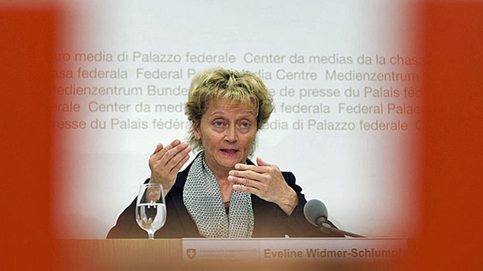 Finanzministerin Eveline Widmer-Schlumpf an der Medienkonferenz zum Steuerstreit mit den USA, am 29. Mai 2013 in Bern.