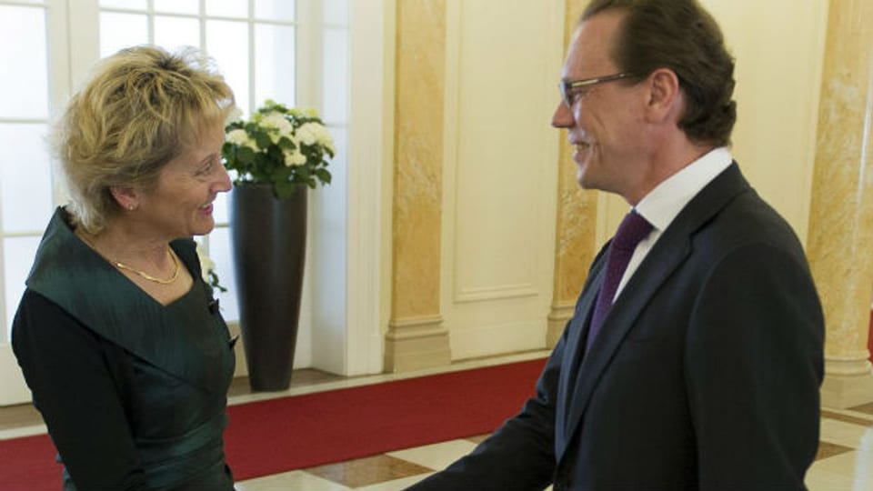 Finanzministerin Eveline Widmer-Schlumpf trifft EU Steuerkommissar Algirdas Schemeta.
