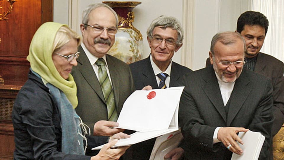 Links Livia Leu Agosti, im September 2009 als Schweizer Botschafterin in Teheran.