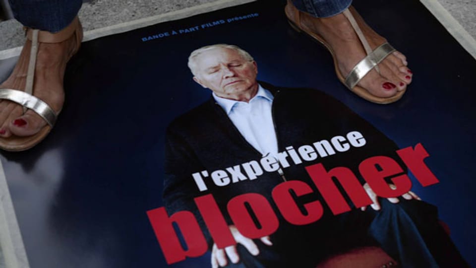 Poster des Dokumentarfilm «L’expérience Blocher» am 66. Filmfestival in Locarno.