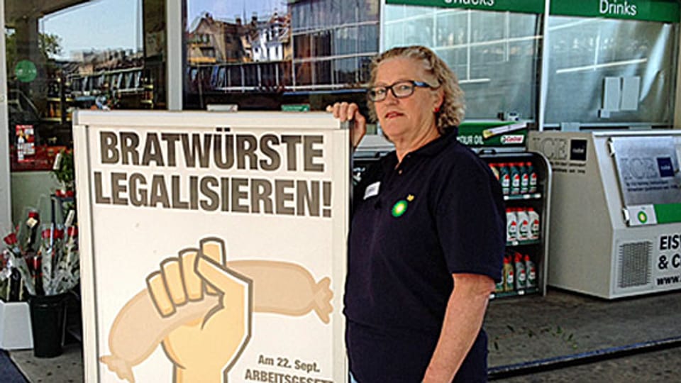 Susi Gubelmann führt den 24-Stunden-Shop an der Seebahnstrasse in Zürich seit Jahren . Einen Dammbruch, wie ihn die GegnerInnen der Liberalisierung befürcheten werde es nicht geben, meint sie.
