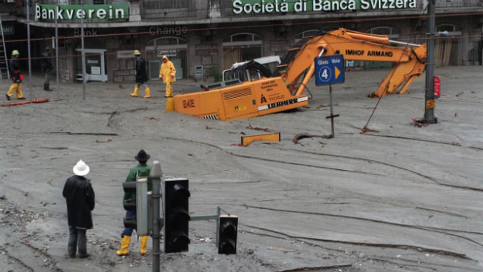 Vor 20 Jahren überschwemmte der Bach Saltina grosse Teile der Briger Innenstadt.