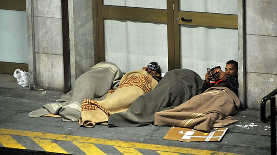 Acht von zehn Dublin-Überstellungen nach Italien kommen aus der Schweiz. Die Flüchtlinge erhalten in Italien keinerlei Unterstützung, landen auf der Strasse oder in Abbruchhäusern.