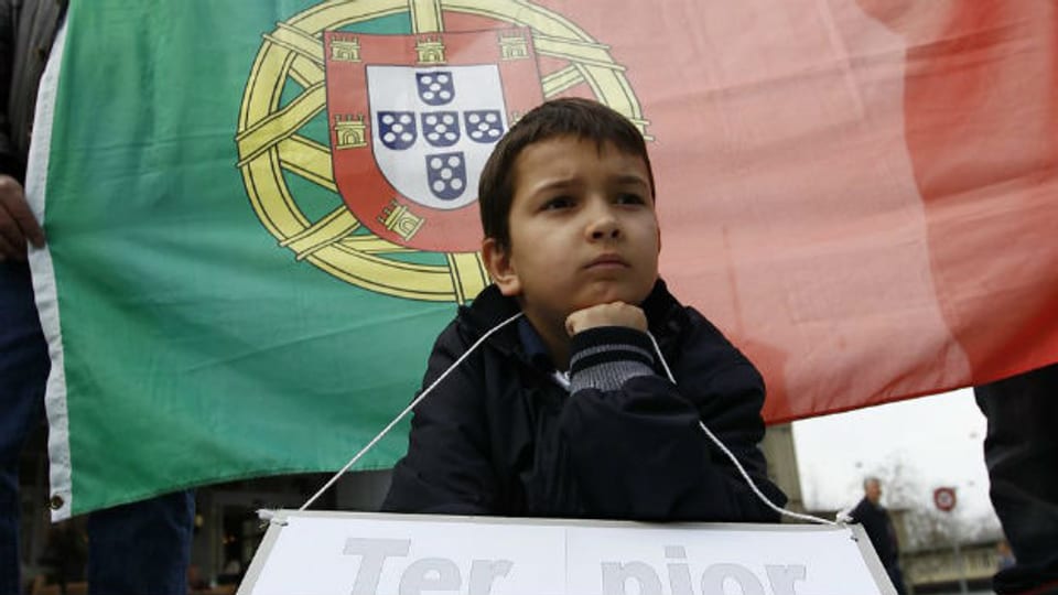 Portugiesen protestieren gegen Sozialabbau