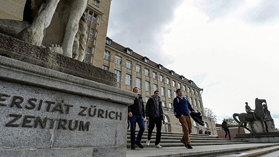 Fast 300 Professoren aus der Schweiz und dem Ausland haben öffentlich gegen die Entlassung der Professorin Iris Ritzmann protestiert. Die Uni Zürich sagt nun: Sie war rechtens.