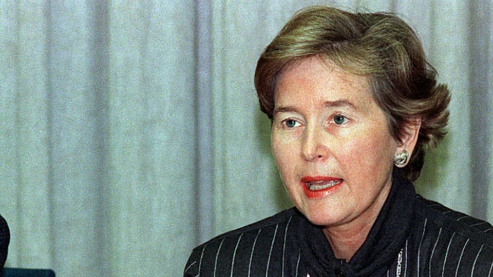Am 12. Dezember 1988 gibt Bundesrätin Elisabeth Kopp ihren Rücktritt bekannt.