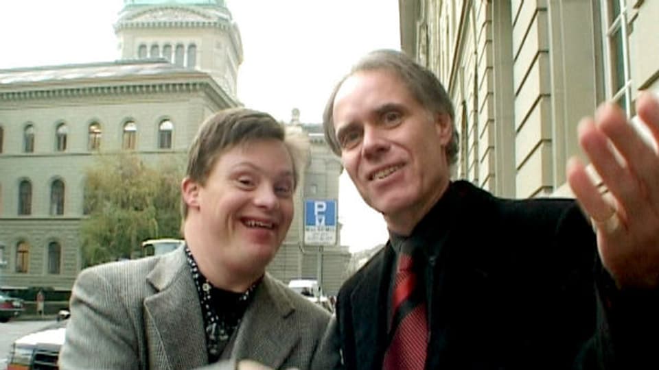 Cyrill trifft Bundesrat Moritz Leuenberger.