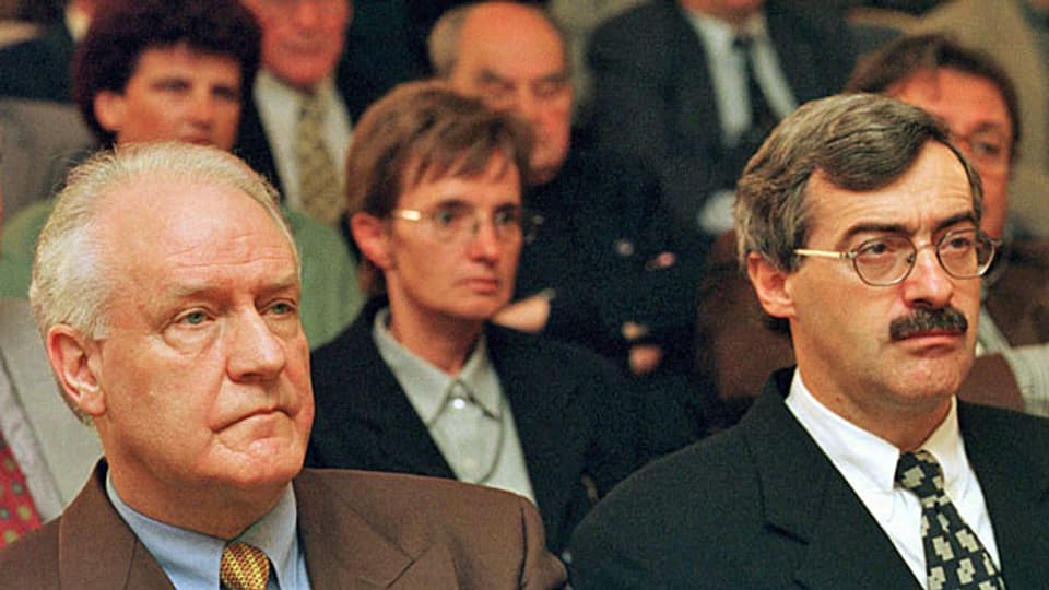 Fritz Blaser, Präsident des Arbeitgebervrbands und Vasco Pedrina, Co-Präsident des Gewerkschaftsbundes auf einem Bild vom Juni 1998.