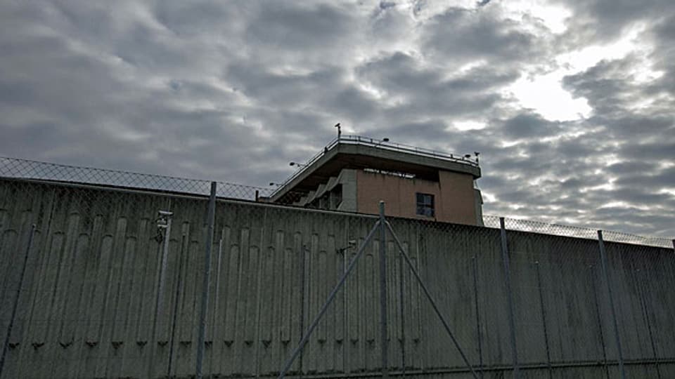 Dass das Genfer Gefängnis Champ-Dollon überfüllt ist, weiss man seit längerem.