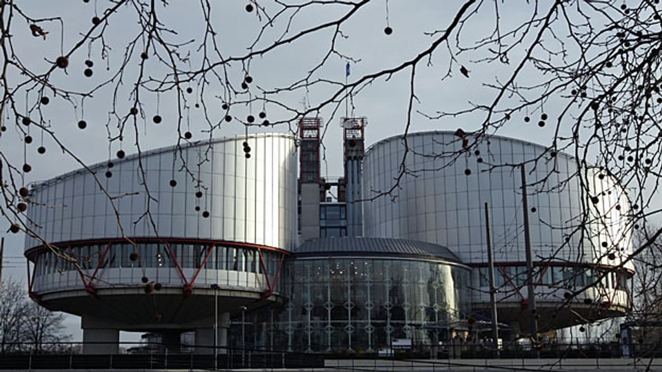 Die Verjährungsfrist beginne in dem Moment, in dem der Betroffene das letzte Mal dem Asbeststaub ausgesetzt war, argumentierten die Gerichte in der Schweiz.  So geht das nicht, hat nun der Europäische Gerichtshof für Menschenrechte in Strassburg festgehalten.