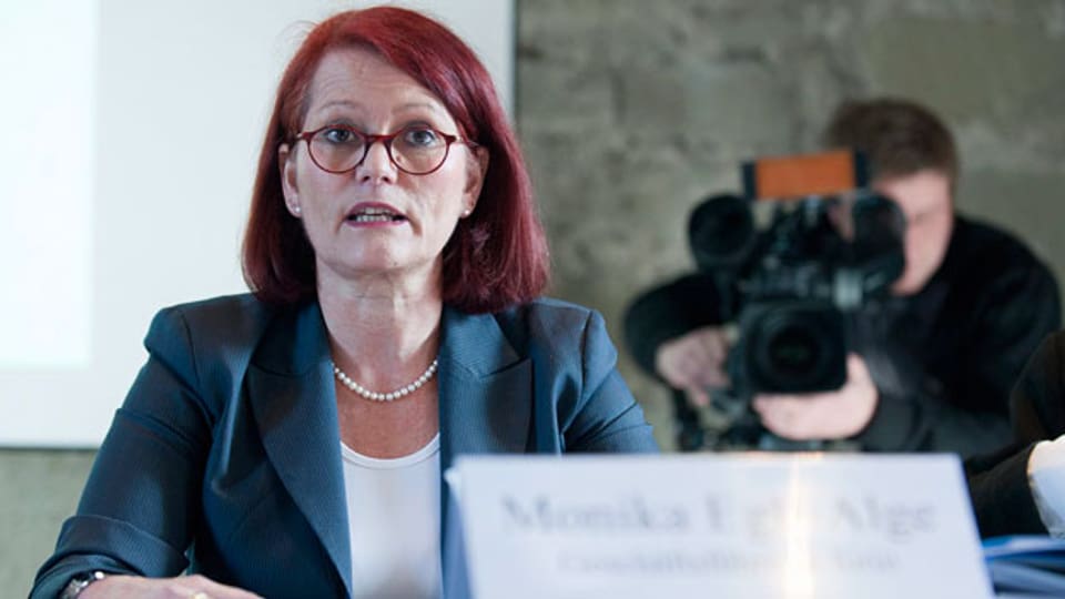 Monika Egli-Alge, Geschäftsführerin des Forensischen Instituts Ostschweiz an einer Pressekonferenz im März 2012