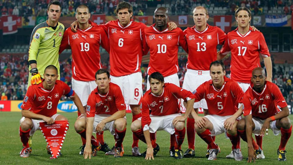 Die Schweizer Fussball-Nationalmannschaft  im Vorrundenspiel zwischen der Schweiz und Honduras am  25. Juni 2010. Das Spiel endete 0:0 unentschieden.
