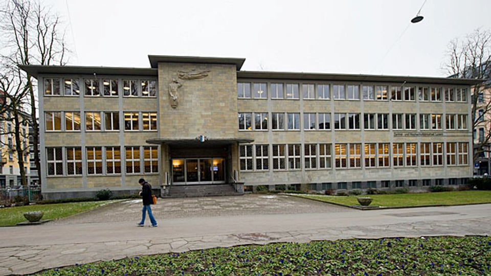 Die Hochschul- und Zentralbibliothek beim Vögeligarten in Luzern. Die Stadt und die Schweizer Architekten möchten sie erhalten.